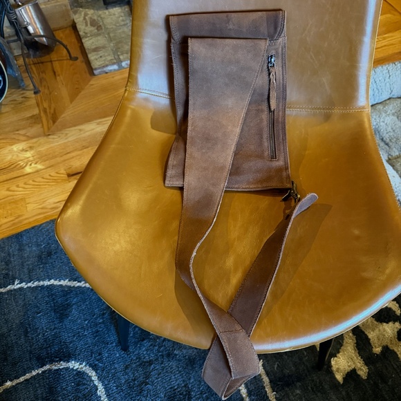 CUT AND PASTE BODY SLING BAG- 100 PERCENT SUADE - Picture 4 of 12